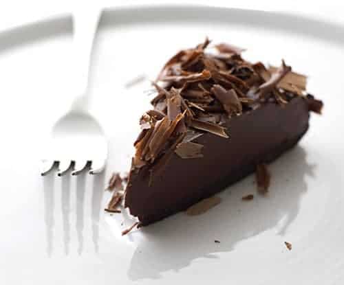 http://www.browneyedbaker.com/wp-content/uploads/2009/09/Vegan-Chocolate-Mousse-Cake-@-Lemonpi-by-Y.jpg