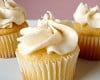 vanilla-cupcakes-frosting-250