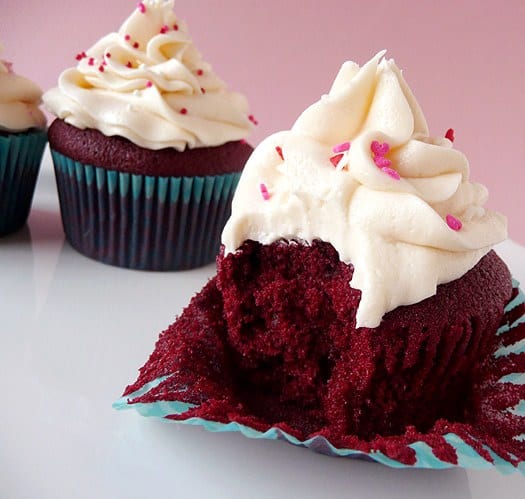 hummingbird bakery red velvet cake recipe: Red Velvet Cupcakes with Cream