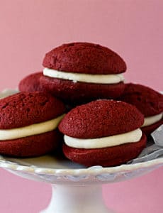 red-velvet-whoopie-pies-1-250
