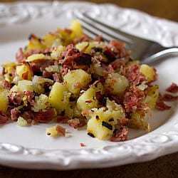 corned-beef-hash-250