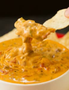 Slow Cooker Spicy Beef Queso Dip