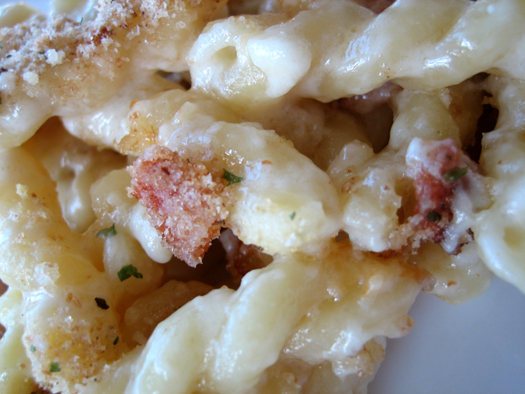 Close up image of macaroni and cheese.