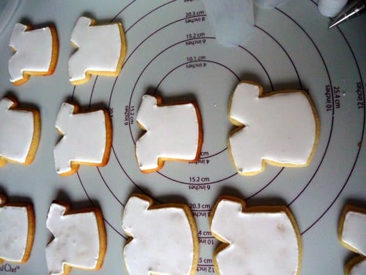 White sports jersey sugar cookies.