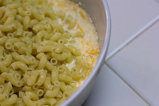 Noodles and cheese sauce before mixing.