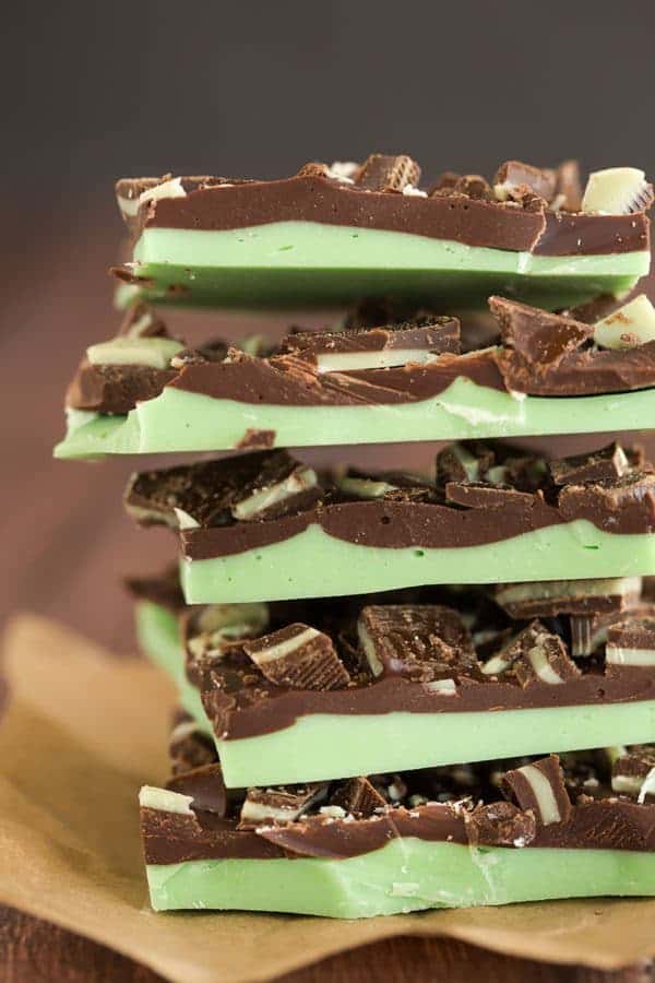 Grasshopper Chocolate Bark :: It combines the chocolate and mint flavors from the popular cocktail, minus the alcohol. Make it for your St. Patrick's Day party!
