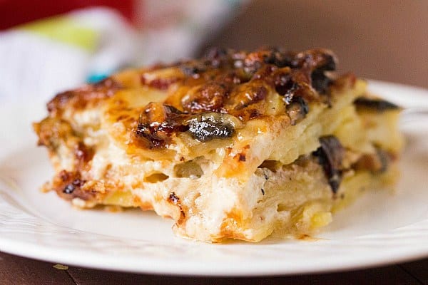 Potato Gratin | 16 Modern Homemade Thanksgiving Family Recipes To Cure The Holiday Blues Bacon Potato Gratin | 16 Modern Homemade Thanksgiving Family Recipes To Cure The Holiday Blues