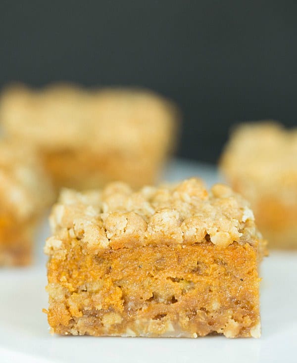 Pumpkin Pie Oatmeal Crumb Bars by @browneyedbaker :: www.browneyedbaker.com