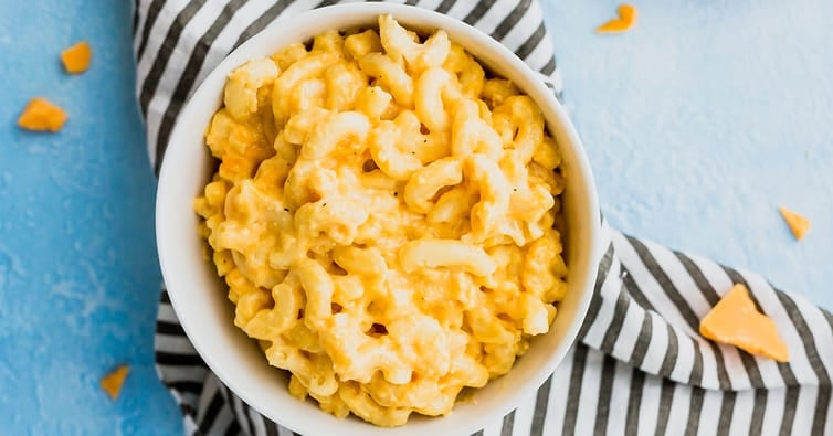 Easy Crock Pot Mac and Cheese Recipe - Butter & Baggage