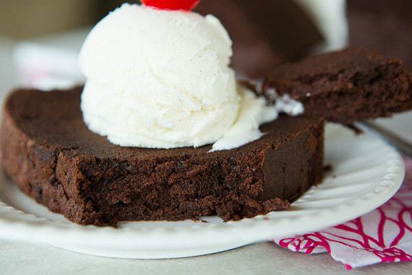 Chocolate Pound Cake Recipe | browneyedbaker.com