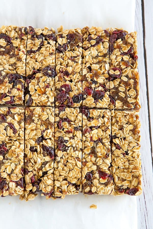 These no-bake granola bars contain only five ingredients, no added sugar, and are infinitely customizable... A perfect lunchbox snack!
