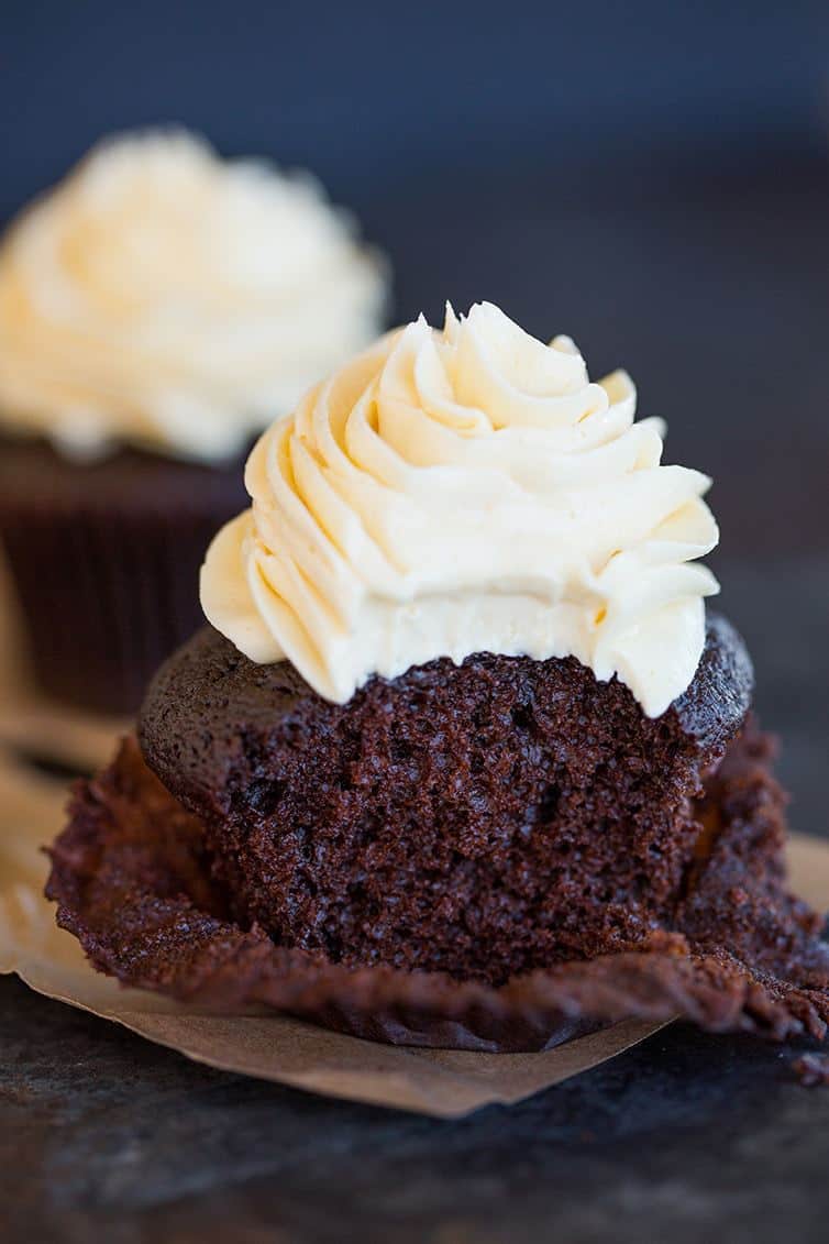 Sara's Cooking Class: Raspberry Chocolate Cupcakes